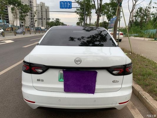 Weima E5 Pure Electric Vehicle Multicolor 170km / h New Energy Electric Car