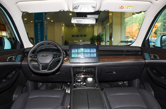 Automobile EV سيارة صغيرة Skyworth EV6 FF Layout Drive 5 Seater Car SUV 150km / h