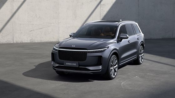 220km / h Plug In Hybrid SUV 700Km Range Four Screens ستة مقاعد السيارة الكهربائية