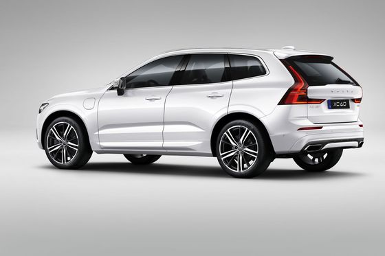 4 عجلات سيارات كهربائية متوسطة 4WD 180Km / H Max Power 184KW Volvo XC60 B5
