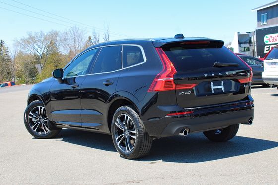 4 عجلات سيارات كهربائية متوسطة 4WD 180Km / H Max Power 184KW Volvo XC60 B5