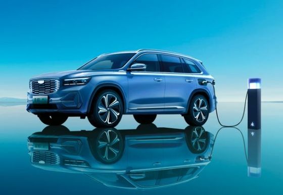 جيلي Xingyue L SUV للسيارات الكهربائية AWD PHEV Left Drive سيارة كهربائية 215 كم / ساعة