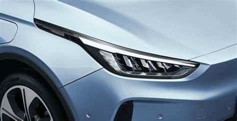 Geometry C للسيارات الكهربائية المدمجة EV 550 كم المدى بالدفع الأمامي 150 كم / ساعة