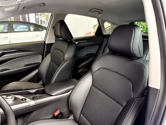 مركبات SUV كهربائية مدمجة 400 كم / 550 كم Geely Geometry C Blueberry Pure EV المركبات