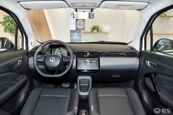 سيارات الدفع الرباعي الكهربائية الصغيرة 100 كم / ساعة Leapmotor T03 CLTC 403km EV سيارات الدفع الرباعي