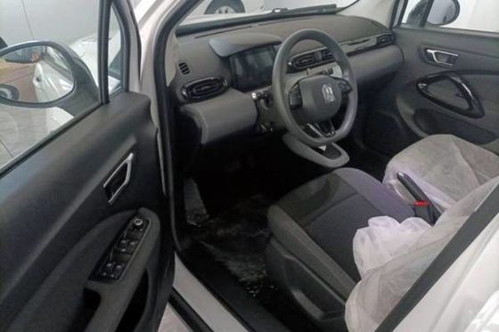 سيارات الدفع الرباعي الكهربائية الصغيرة 100 كم / ساعة Leapmotor T03 CLTC 403km EV سيارات الدفع الرباعي