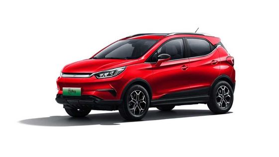 سيارة SUV كهربائية فاخرة بطول 301 كم