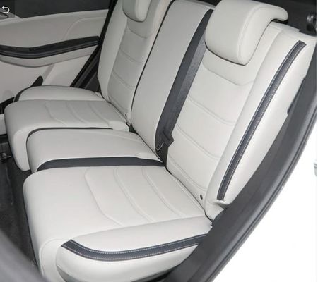 سيارة SUV كهربائية فاخرة بطول 301 كم