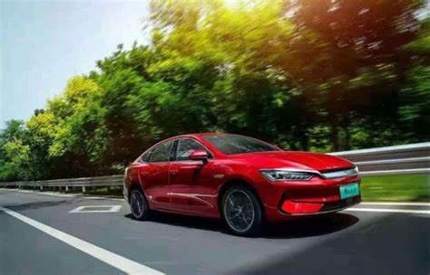 سيارات كهربائية متوسطة الحجم 400 كم