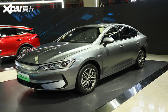 سيارات كهربائية متوسطة الحجم 400 كم