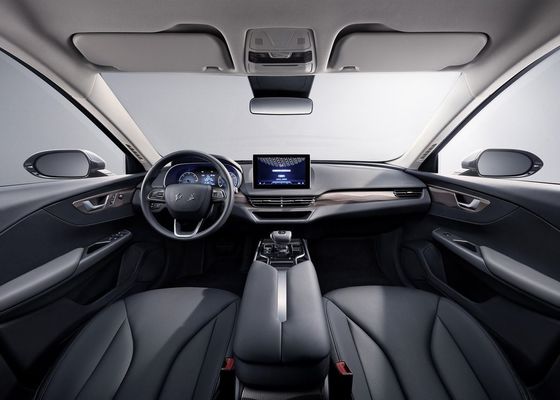 431 كم سيارة كهربائية سيدان عالية السرعة Hongqi E QM5 PLUS 160 كم / ساعة السرعة القصوى