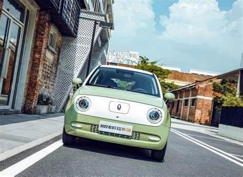 351KM Electric Mini EV Cars Euler Black Cat مركبات الطاقة الجديدة 102 كم / ساعة للسيدة