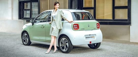 351KM Electric Mini EV Cars Euler Black Cat مركبات الطاقة الجديدة 102 كم / ساعة للسيدة