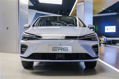 سيارة Feifan Marvel ER6 طويلة المدى EV سيارات دفع رباعي ذات 4 عجلات أوتوماتيكية عالية السرعة SUV