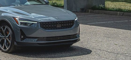 Polestar 2 سيارات كهربائية كبيرة 485 كم شحن سريع سيارات الدفع الرباعي 4 مقاعد 160 كم / ساعة