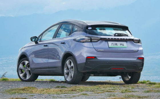 450km / 580km طويلة المدى EV SUV Geely Geometry M6 Luxury 5 Seater Electric SUV