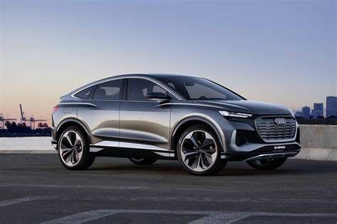 سيارات كهربائية كبيرة 160 كم / ساعة Audi Q4 E-Tron 5 مقاعد 5 أبواب سيارة كهربائية