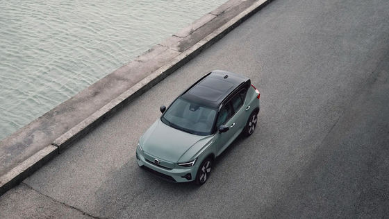 فولفو Xc40 للسيارات الكهربائية المتوسطة 160 كم / ساعة محرك كهربائي SUV بقوة 231 حصان