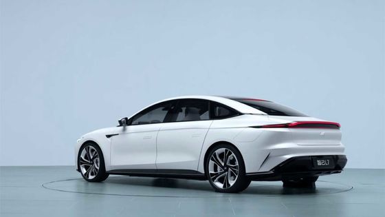 ZHIJI L7 سيارات كهربائية عالية الأداء 615 كم سيارات كهربائية جديدة للطاقة