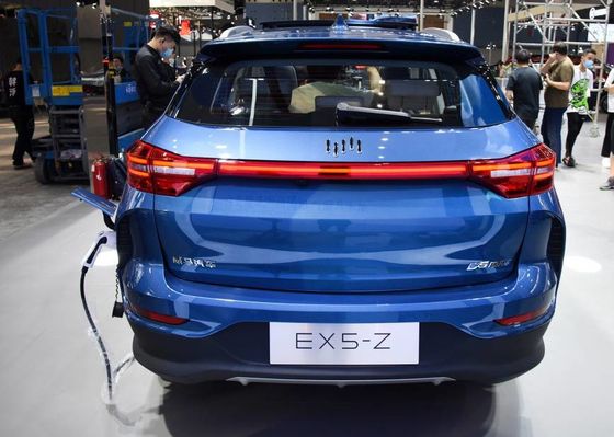 سيارات كهربائية كبيرة للبالغين Weima EX5 Pure EV سيارات كهربائية بمدى 160 كم / ساعة 403 كم