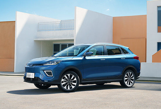 سيارات كهربائية كبيرة للبالغين Weima EX5 Pure EV سيارات كهربائية بمدى 160 كم / ساعة 403 كم