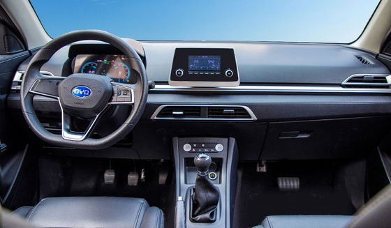 بطارية الليثيوم الثلاثية BYD E3 السيارة الكهربائية 130 كم / ساعة المدى 401 كم FWD السيارة الكهربائية