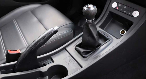 بطارية الليثيوم الثلاثية BYD E3 السيارة الكهربائية 130 كم / ساعة المدى 401 كم FWD السيارة الكهربائية