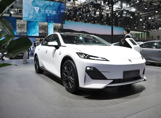 Changan Sl03 سيارات كهربائية عالية الأداء بخمسة أبواب وخمسة مقاعد وأربع عجلات