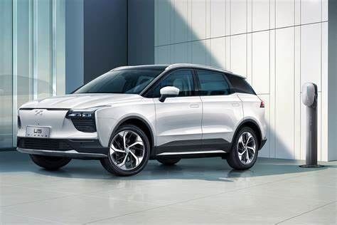 403 كم سيارات كهربائية نقية طويلة المدى AIWAYS U5 بسرعة 160 كم / ساعة