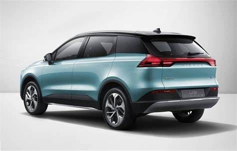 سيارات كهربائية صديقة للبيئة من AIWAYS U5