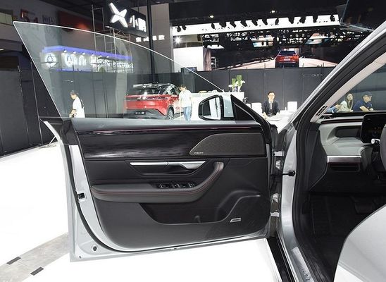 سيارة ليموزين كهربائية ذكية Xpeng P7 Nedc 2WD 4WD 480586670706km المدى