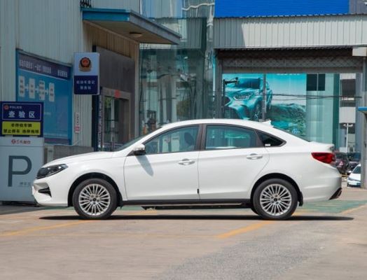 نطاق السيارات الكهربائية الصديقة للبيئة 415 كم Dongfeng Fengxing S60 180km / h