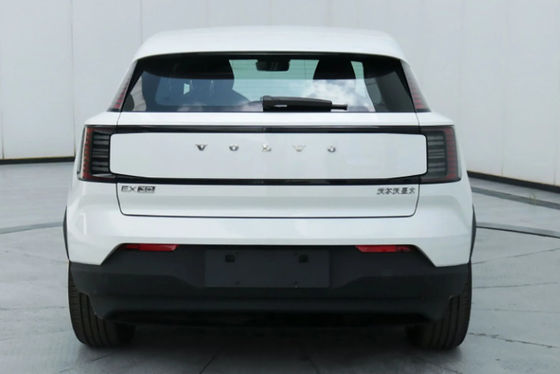 سيارات فولفو الكهربائية الصغيرة ذات الطراز الراقي والسيارات الكهربائية ذات المدى الطويل في فولفو EX30