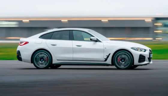 أحدث وأربعة عجلات محركة في بي ام دبليو i4 مزدوج المحركات الكهربائية القوة والصندوق المتوفرة