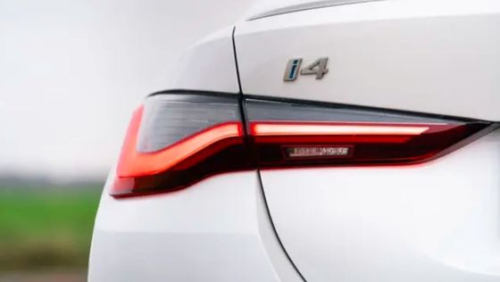 أحدث وأربعة عجلات محركة في بي ام دبليو i4 مزدوج المحركات الكهربائية القوة والصندوق المتوفرة