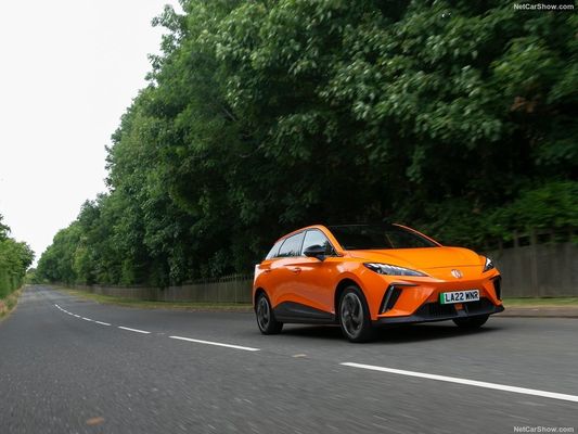 الطاقة الجديدة 2024 السيارة الكهربائية النقية الأكثر سخونة MG4 EV مع 250N.m عزم الدوران ماكس. 986l مساحة صندوق كبيرة جدا