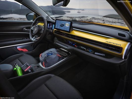 سيارة صغيرة مركزة عائلية تركز على جميع الكهرباء كروس اوفر SUV جيب Avenger مع WLTP400km