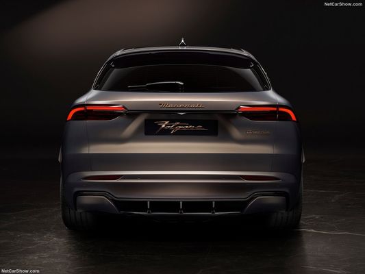 سيارة كهربائية خالية من الطاقة الجديدة مع 450 مدى وسرعة قصوى 325 كم / ساعة في مازيراتي غران توريسمو Folgore