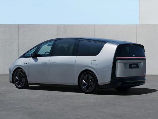 ليكسيانغ ميغا 2024 EV 7 مقعد MPV فاخرة 710 كيلومتر طويل المدى 4WD سيارة كهربائية