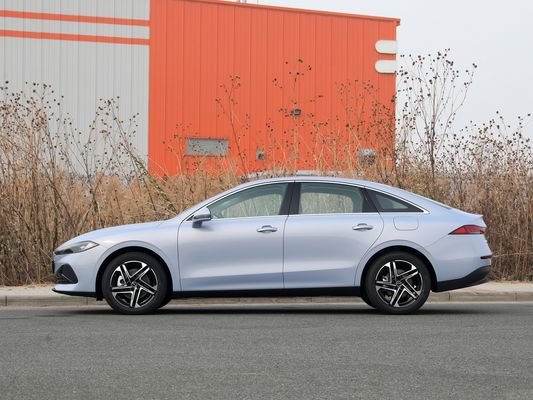 Roewe D7 DMH 125 Beyond Edition Midsize Plug In Hybrid Electric Car Sedan EV سيارة كهربائية هجينة