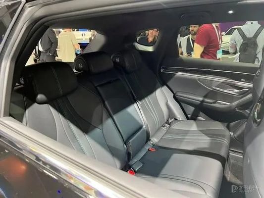 2023 BYD Seal U إصدار القيادة الخلفية الطويلة المدى 5 مقاعد يلتفت إلى اليسار المركبات الكهربائية