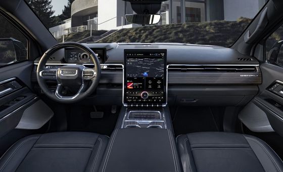 جي ام سي سييرا EV محرك مزدوج محرك مع 754P معدل لسحب ما يصل إلى 9500 رطلا ويمكن سحب ما يصل إلى 1300 رطلا من الحمولة