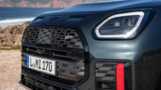 2024 سيارة كهربائية نقية ميني كوبر Countryman E عائلة SUV مع شكل مربع 462km مدى مع 150km من طاقة المحرك