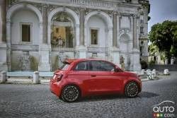 2024 FIAT 500e FWD سيارات كهربائية مصغرة بطارية 42 كيلوواط مع سرعة قصوى 94 ميل في الساعة