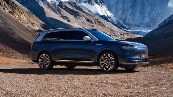 AITO M9-SUV كهربائية فاخرة ومزودة بالتكنولوجيا مع داخلية مستوحاة من الهواتف الذكية، خيارات محرك مزدوج