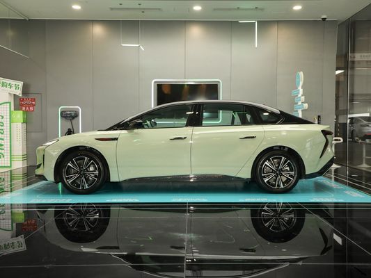 2024 سيارة كهربائية نقية هونغ تشي إيه إتش7 مع مدى 820 كم