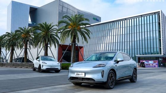 2023 GAC Aion's Hyper HT Fastback SUVRWD نسخة تغيير البطارية مع أبواب جناح الغول، 245 حصان، 550 كم من النطاق