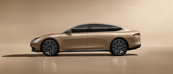 2024 سيارة كهربائية نقية يوان هانج Y6 سيدان مع مدى 660 كم