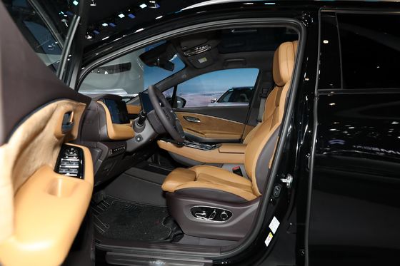 السيارة الكهربائية النقية آيون LX Plus SUV مع نطاق 1008km