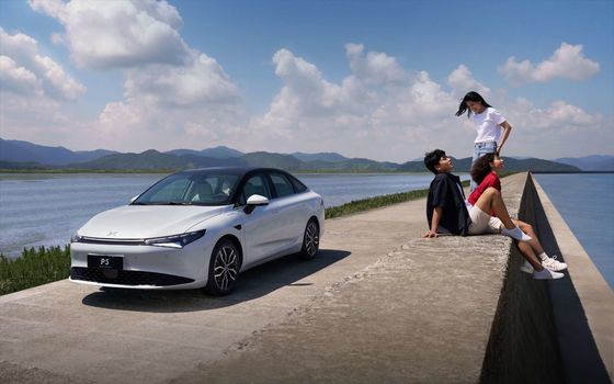 2024 Xpeng P5 السيارة الكهربائية EV السيارة الكهربائية المدى الطويل 480 كم 155 كيلوواط الطاقة 170 كم / ساعة